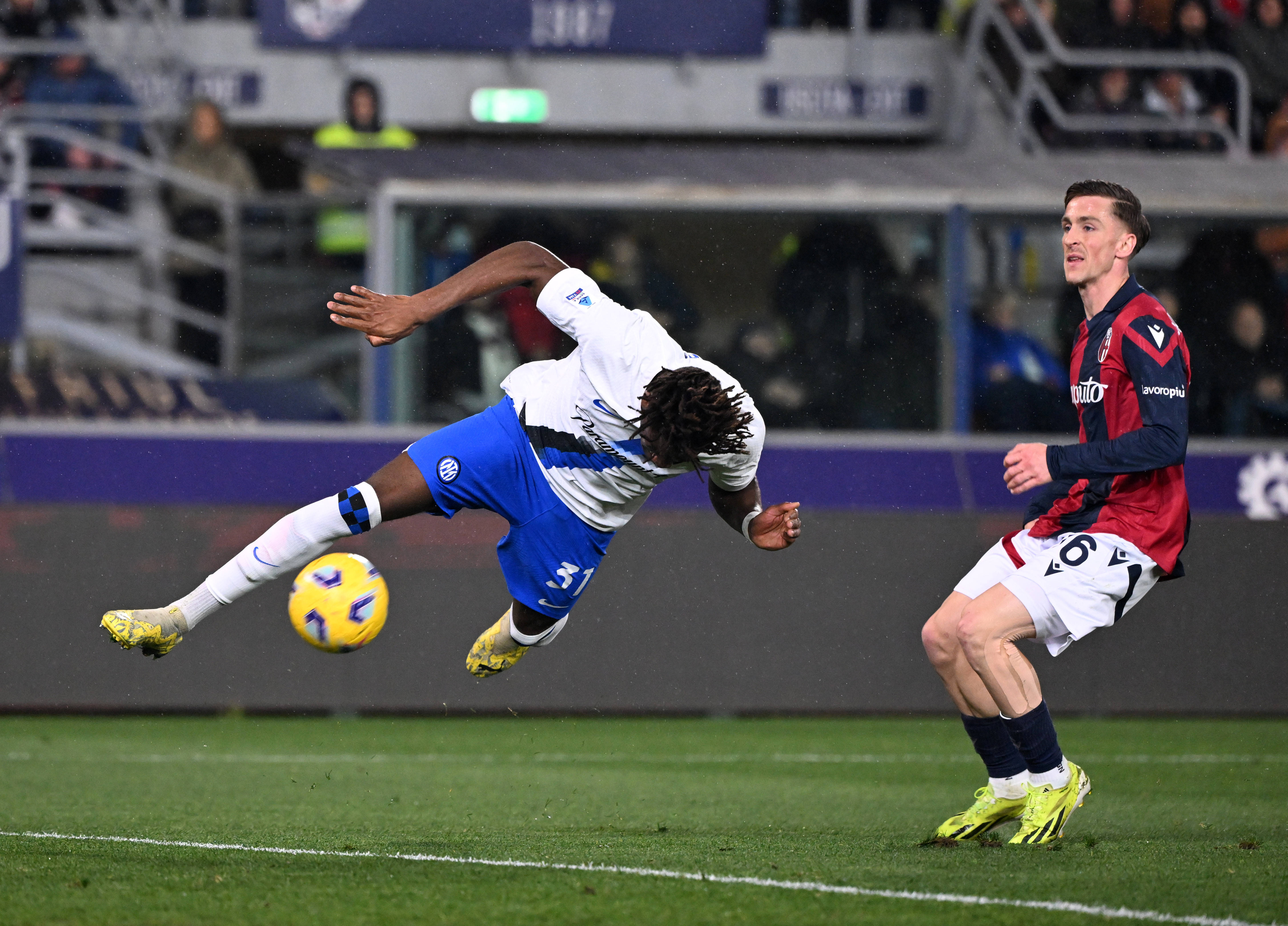 包含AC米兰迎来反击，获得胜利的词条