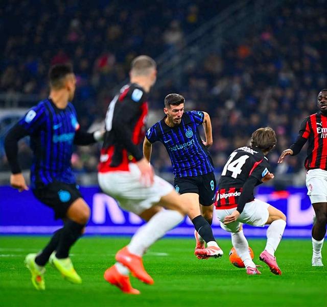 包含AC米兰迎来反击，获得胜利的词条