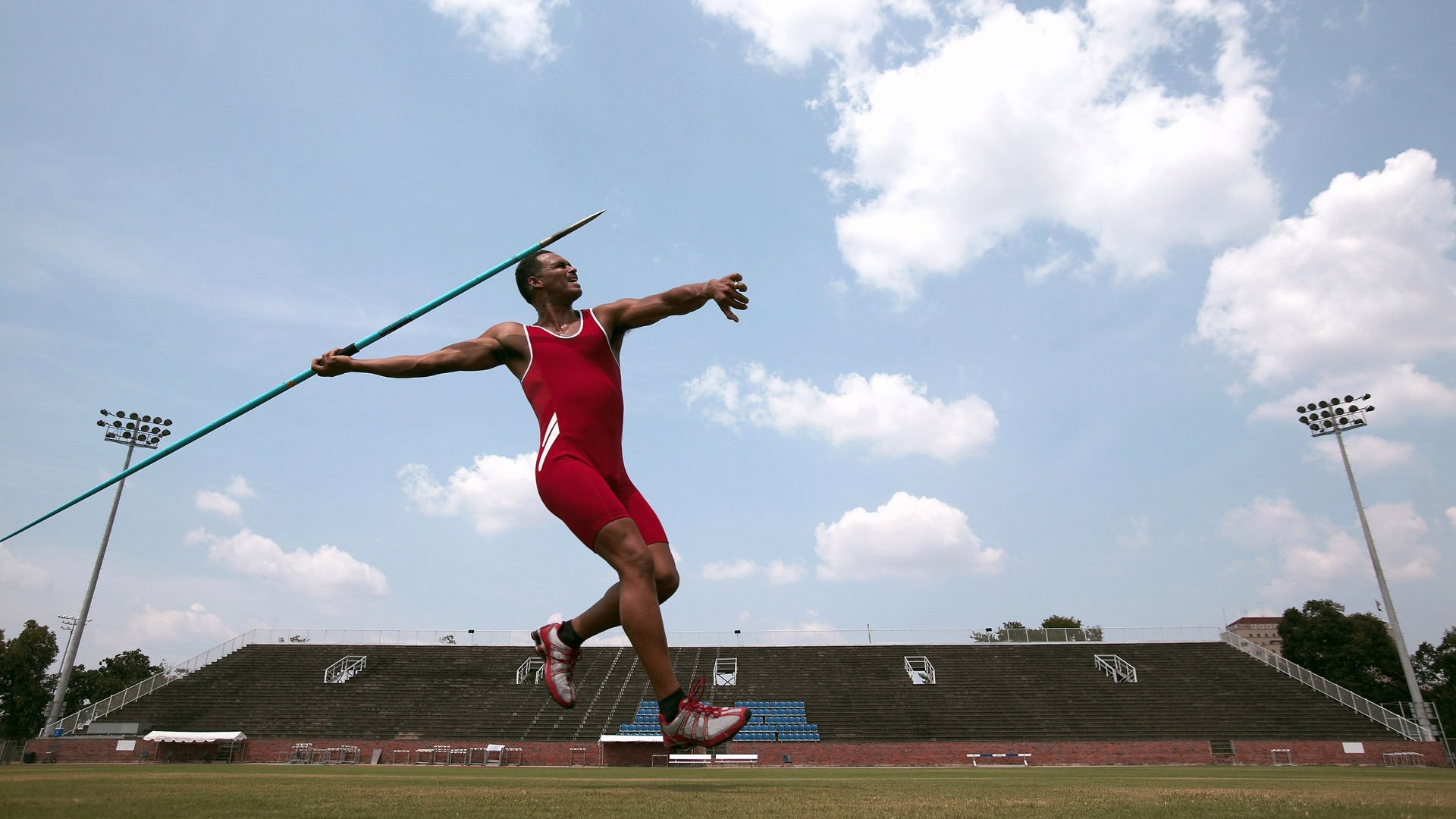 巴黎之夜，横扫利物浦的战术革命与哈兰德纪录背后的时代更迭